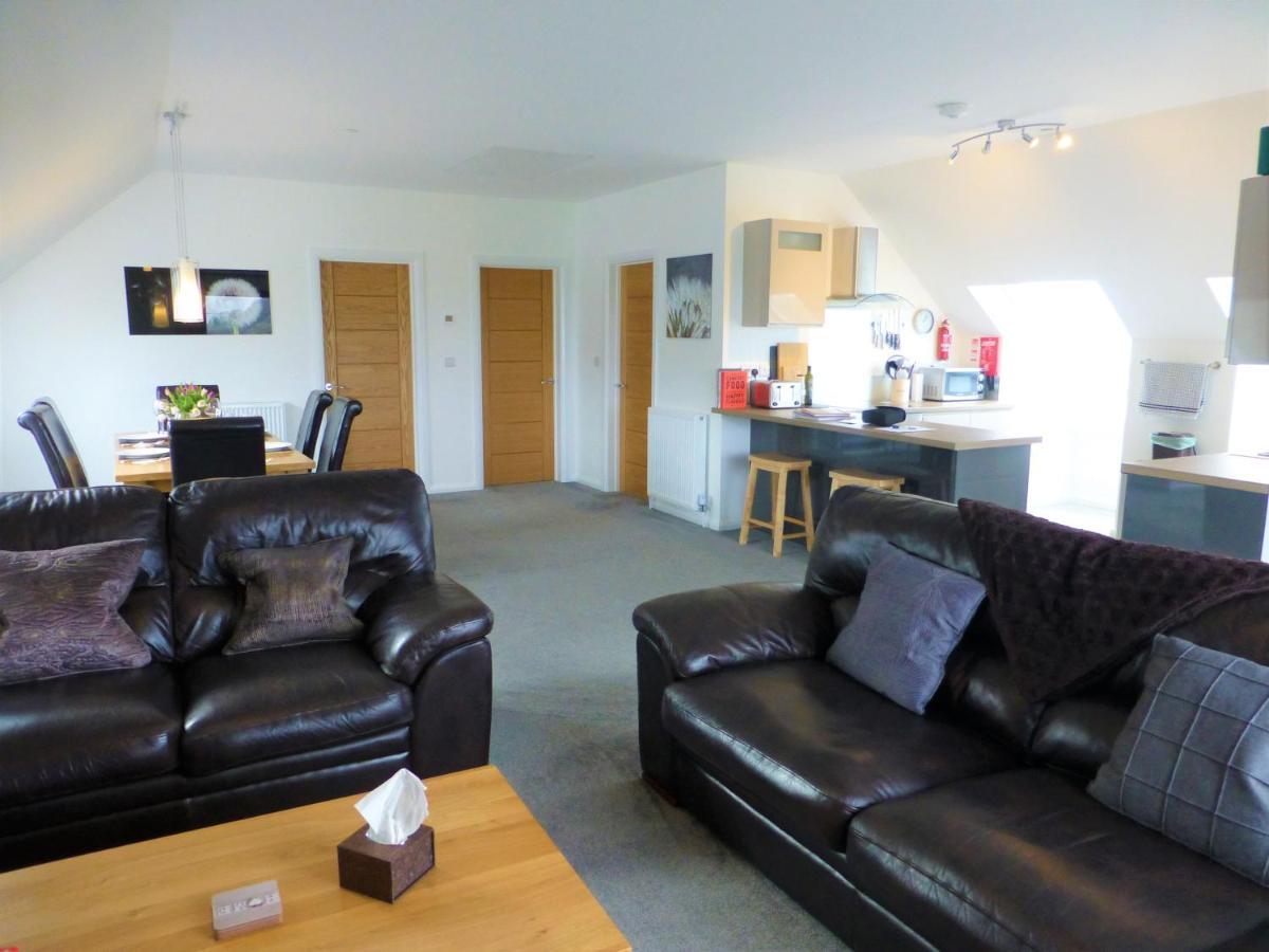 Gerycastell Luxury Holiday Apartment With Stunning Views & Ev Station Point Carmarthen Exterior photo