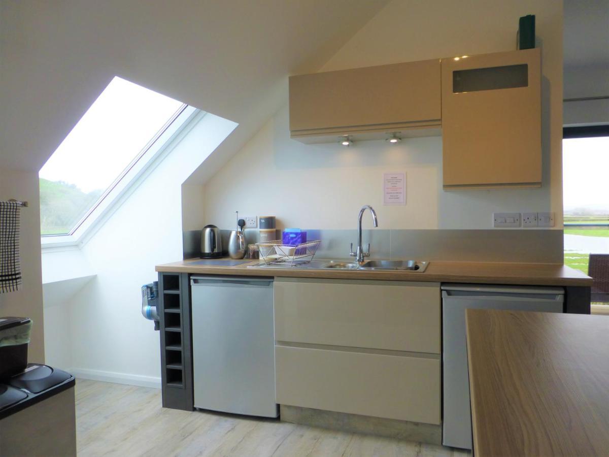 Gerycastell Luxury Holiday Apartment With Stunning Views & Ev Station Point Carmarthen Exterior photo