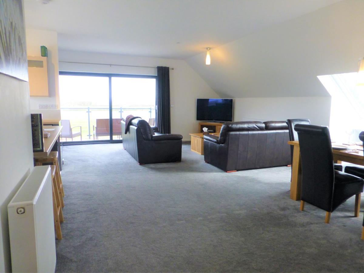 Gerycastell Luxury Holiday Apartment With Stunning Views & Ev Station Point Carmarthen Exterior photo