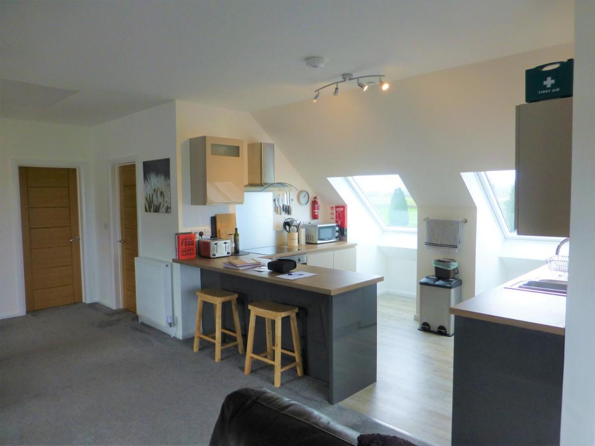 Gerycastell Luxury Holiday Apartment With Stunning Views & Ev Station Point Carmarthen Exterior photo